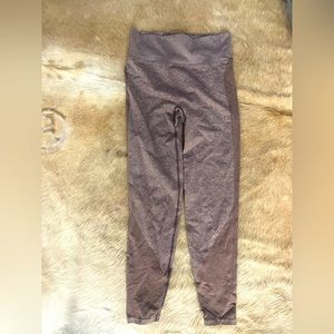 PINK active leggings! Never worn! Maroon color size Medium